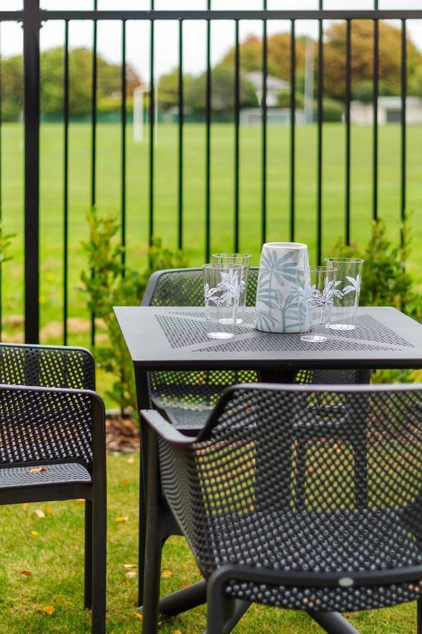 Appartement Peaceful Park View Townhouse 2 Bed W/Carpark à Christchurch Extérieur photo