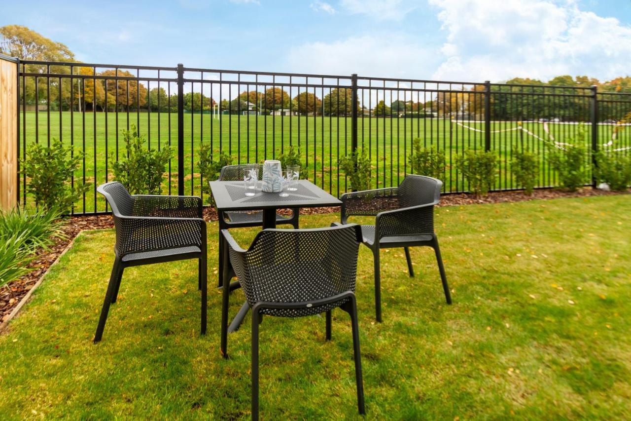Appartement Peaceful Park View Townhouse 2 Bed W/Carpark à Christchurch Extérieur photo