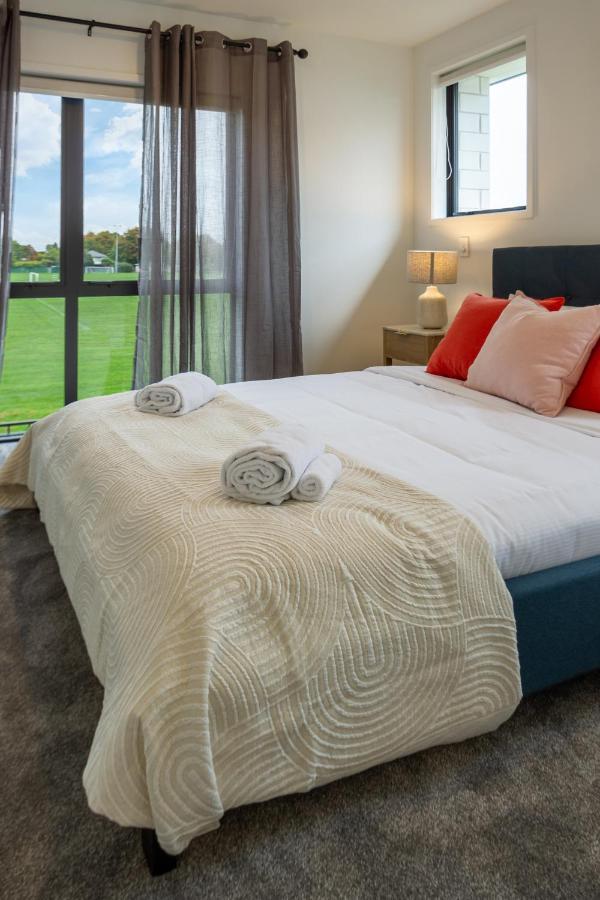 Appartement Peaceful Park View Townhouse 2 Bed W/Carpark à Christchurch Extérieur photo