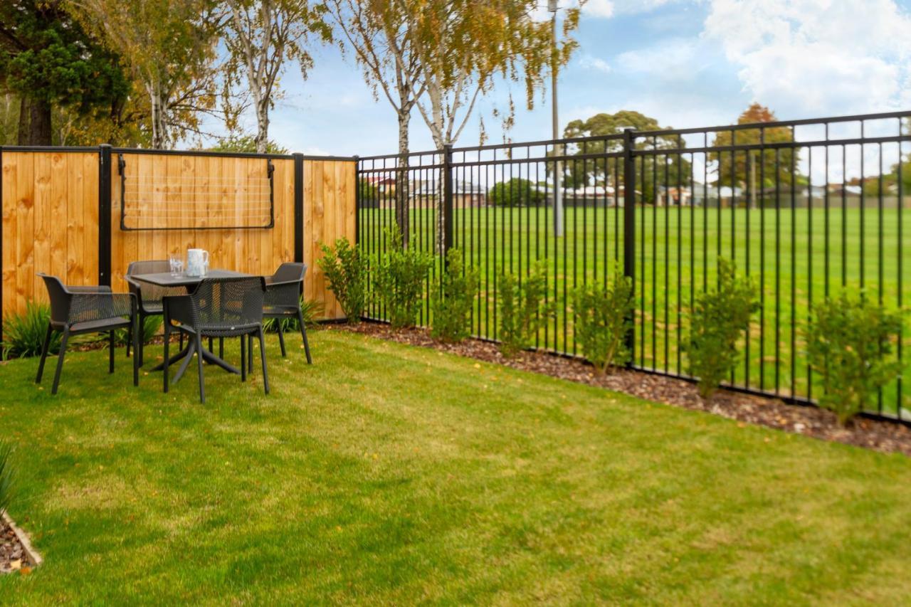 Appartement Peaceful Park View Townhouse 2 Bed W/Carpark à Christchurch Extérieur photo